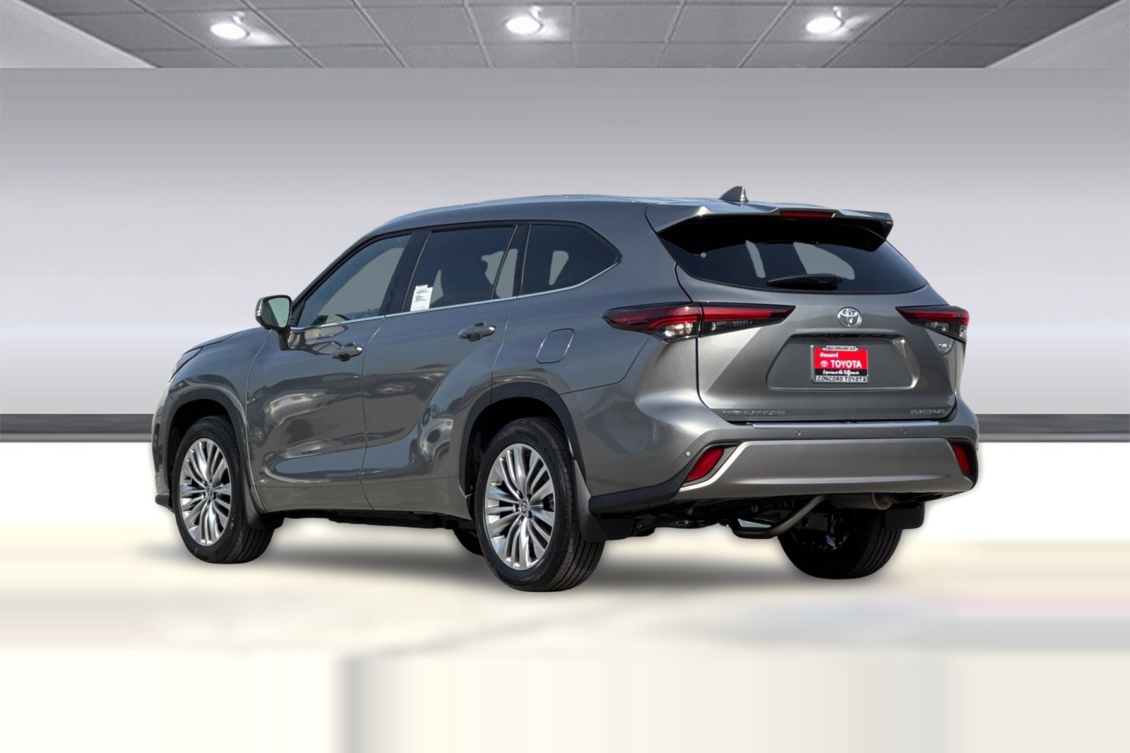 New 2026 Toyota Highlander Platinum image 7