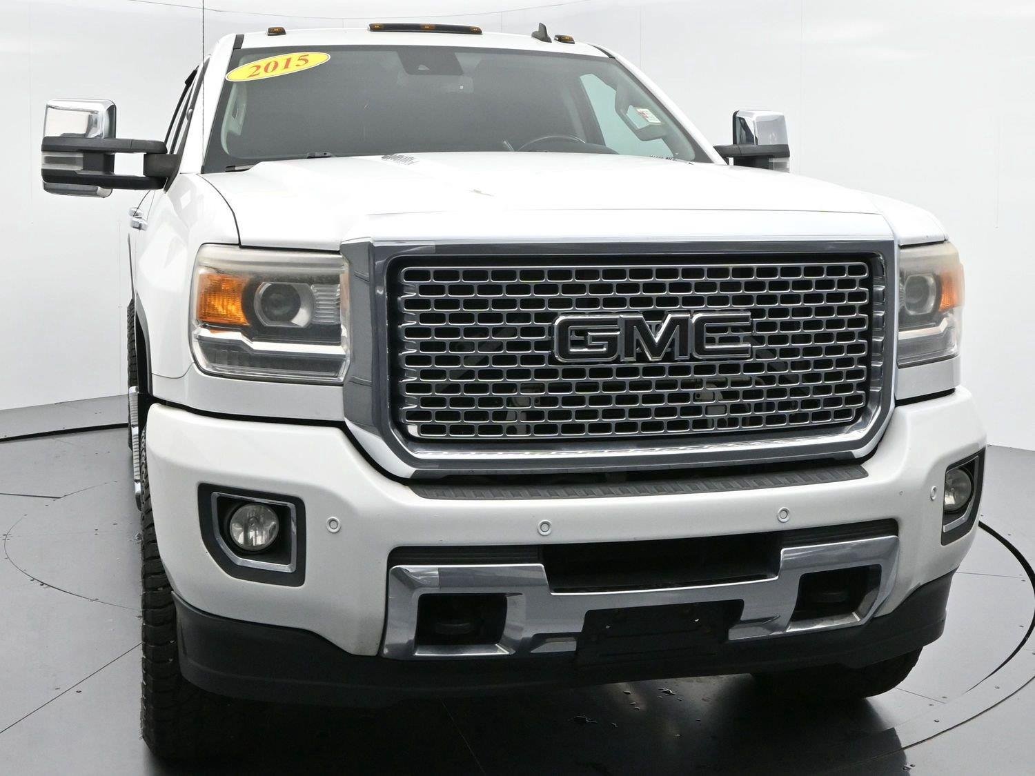 Used 2015 GMC Sierra 2500 Denali w/ Duramax Plus Package AWD/4WD image 2
