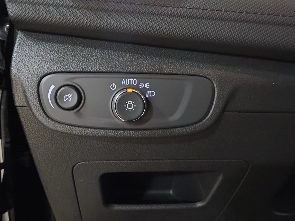 Used 2026 Chevrolet TrailBlazer LT AWD/4WD image 19