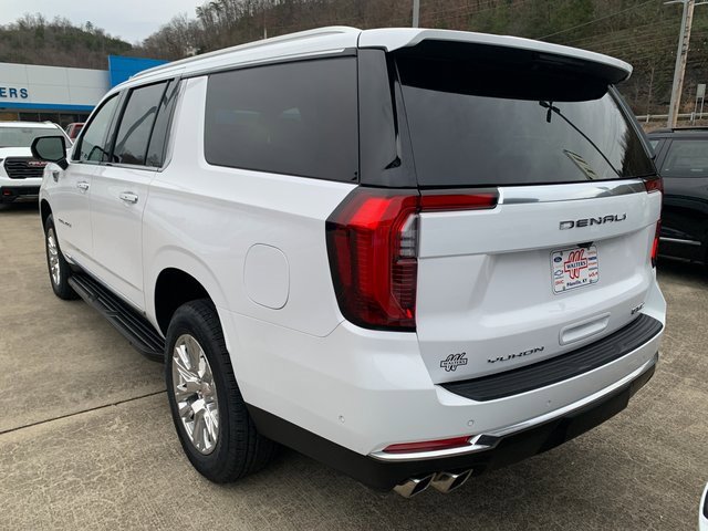 New 2026 GMC Yukon XL Denali image 3