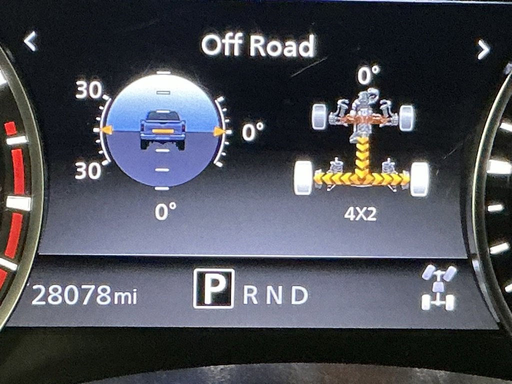 Used 2023 Nissan Titan SV w/ SV Convenience Package image 5