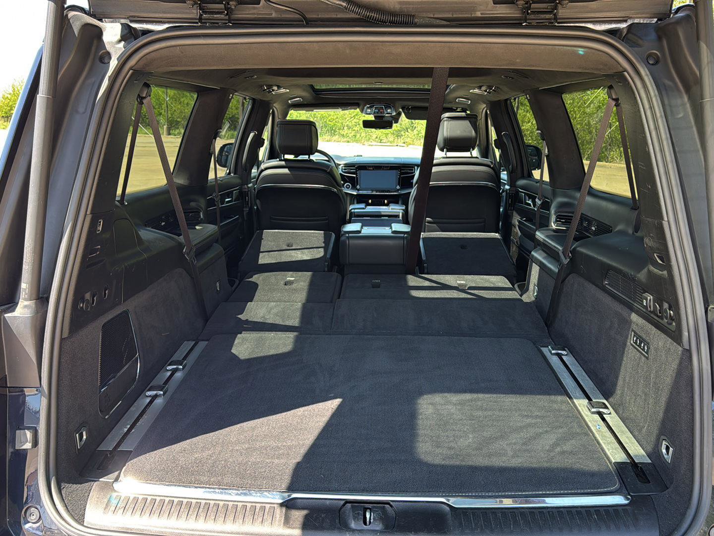 Used 2024 Jeep Grand Wagoneer L Series II w/ Quick Order Packagew 28T AWD/4WD image 27