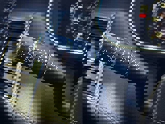 Used 2017 Land Rover Range Rover Sport HSE Dynamic image 29