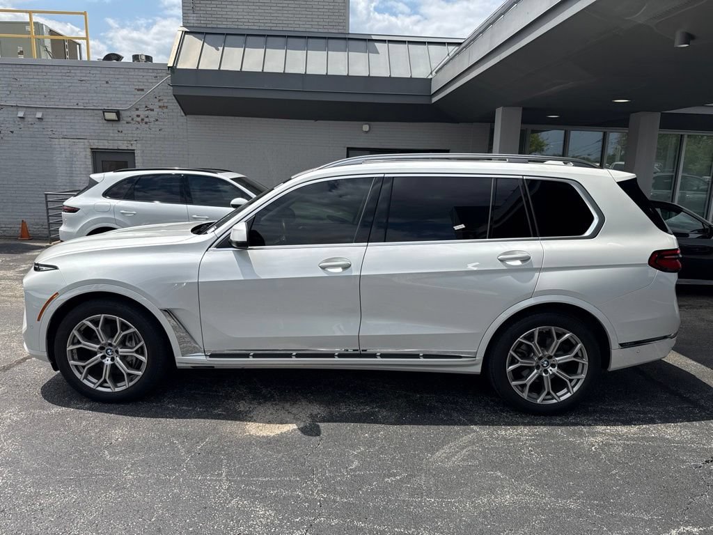 Used 2024 BMW X7 xDrive40i w/ Climate Comfort Package AWD/4WD image 2