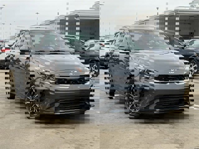 Used 2024 Kia Forte LXS image 2