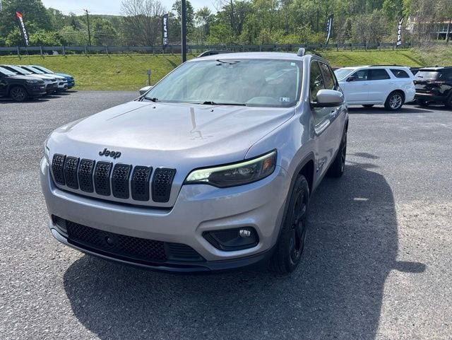 Used 2021 Jeep Cherokee Latitude Plus AWD/4WD image 1