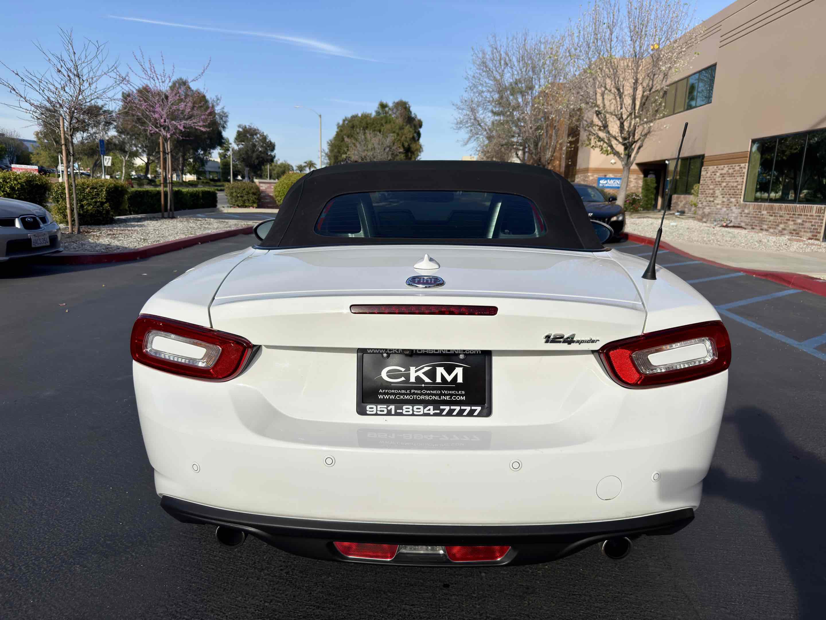 Used 2018 FIAT 124 Spider Lusso w/ Convenience Group image 12