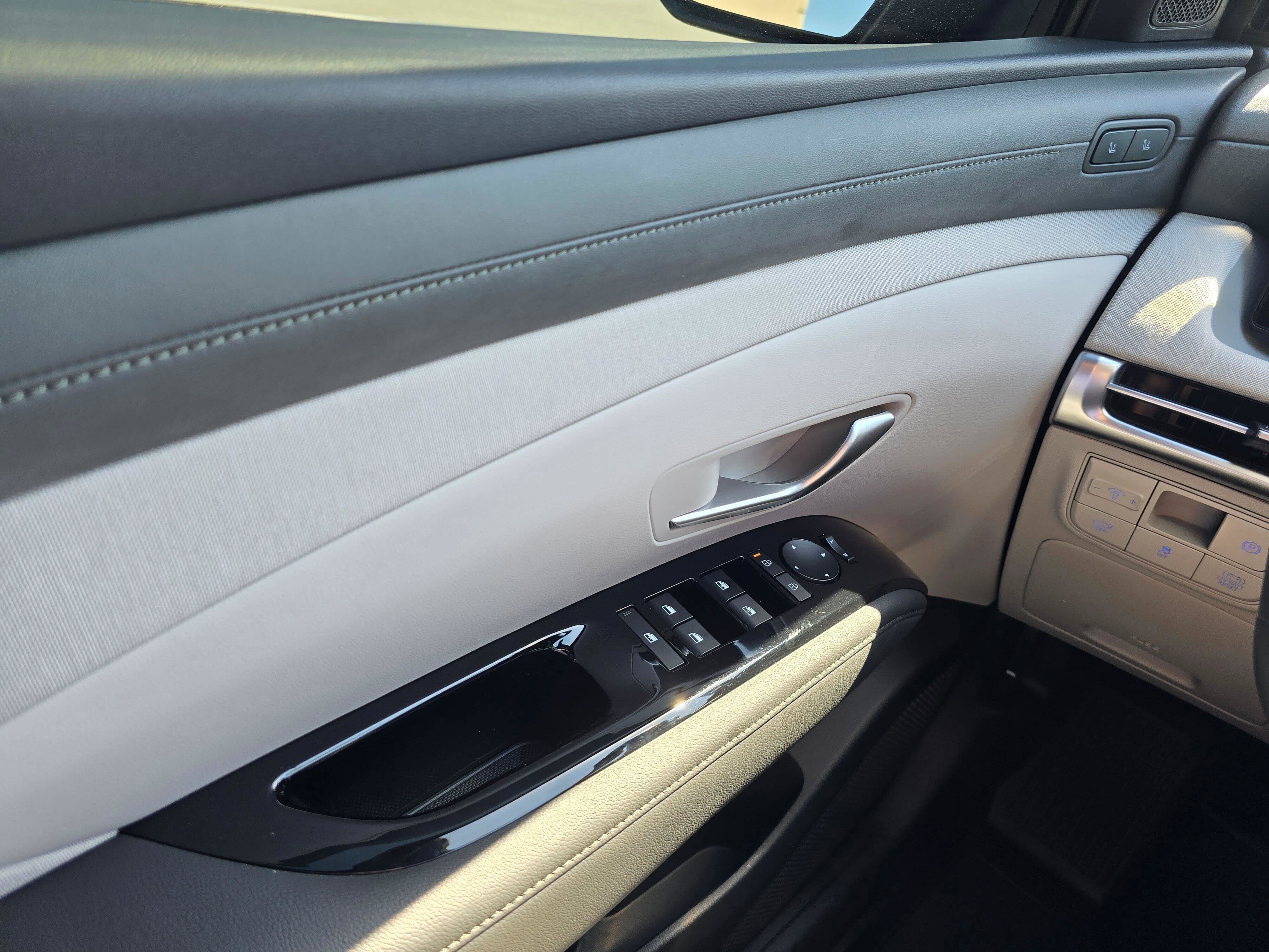 Used 2025 Hyundai Tucson Limited AWD/4WD image 28