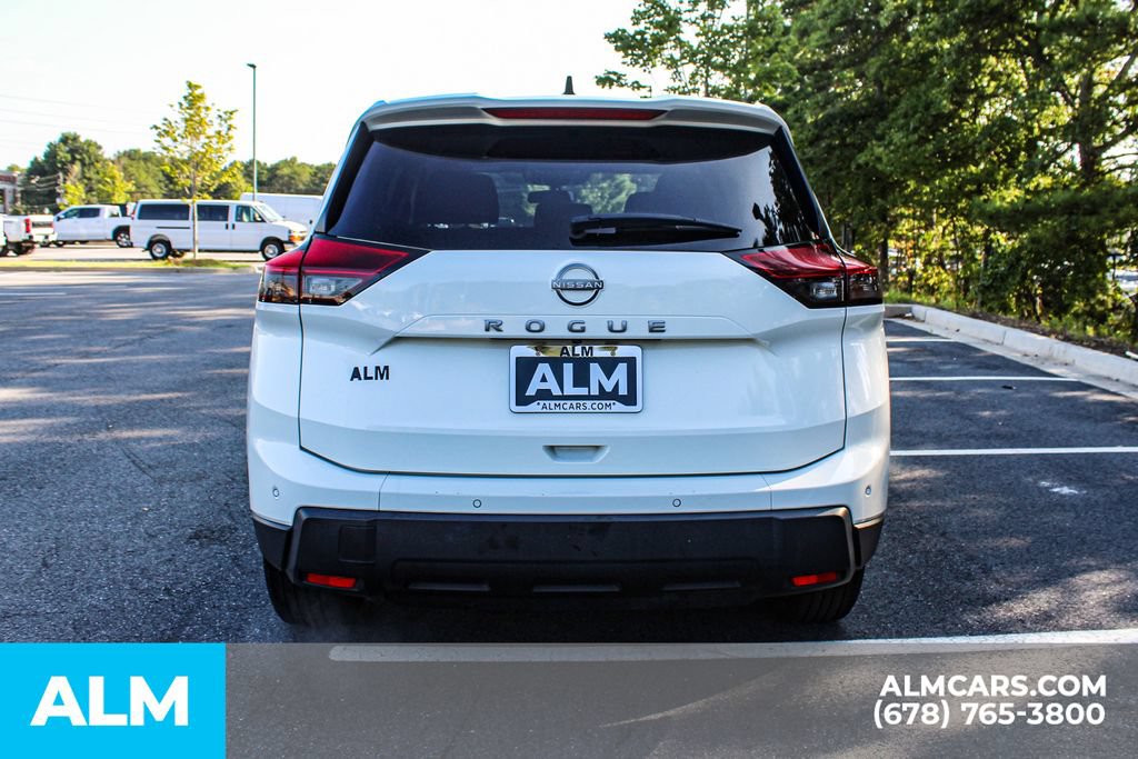 Used 2024 Nissan Rogue S FWD image 10