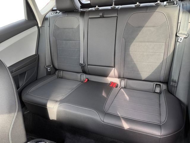 New 2024 Volkswagen Taos SE image 13