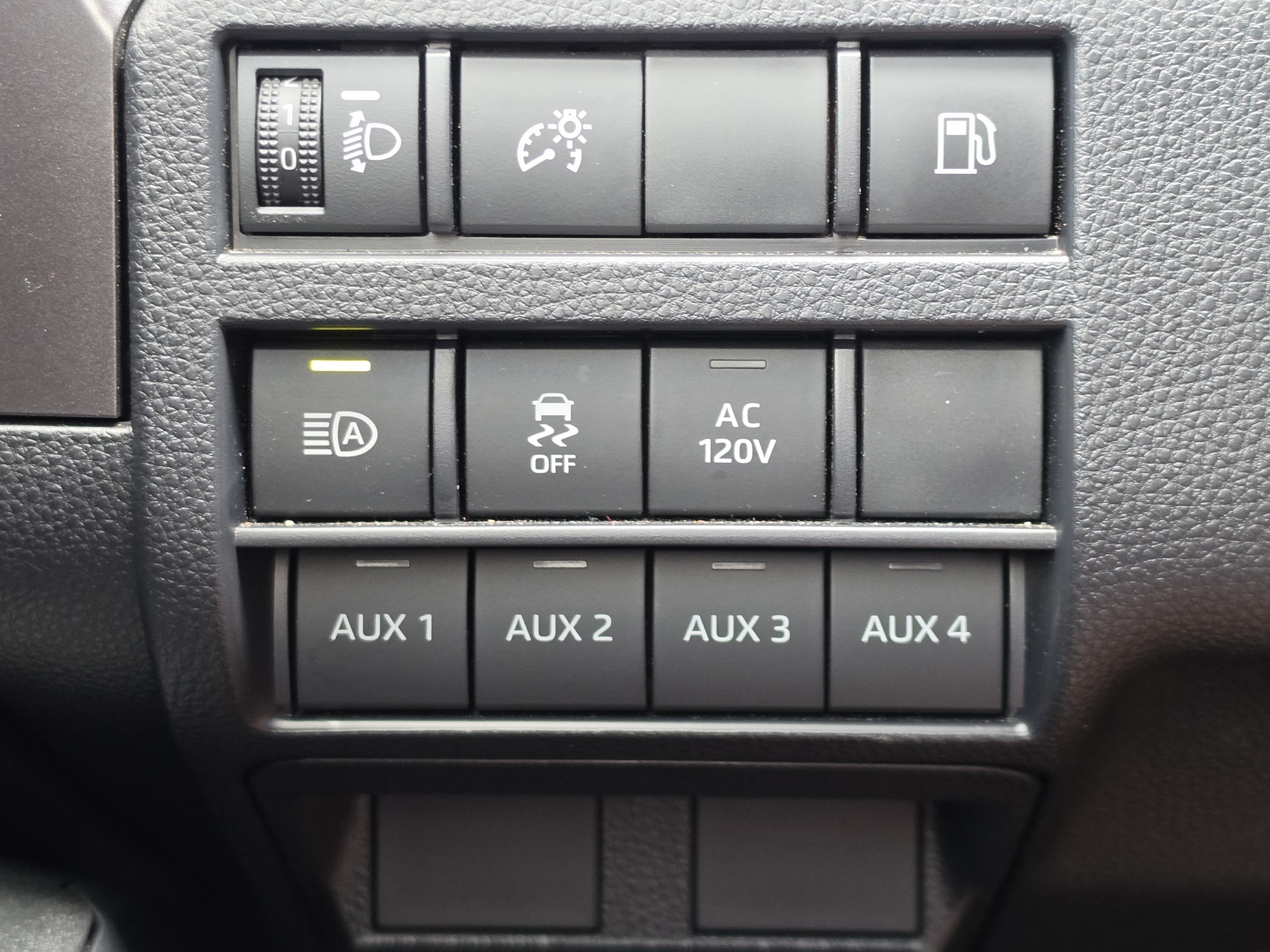 Certified 2025 Toyota 4Runner TRD Off-Road AWD/4WD image 15