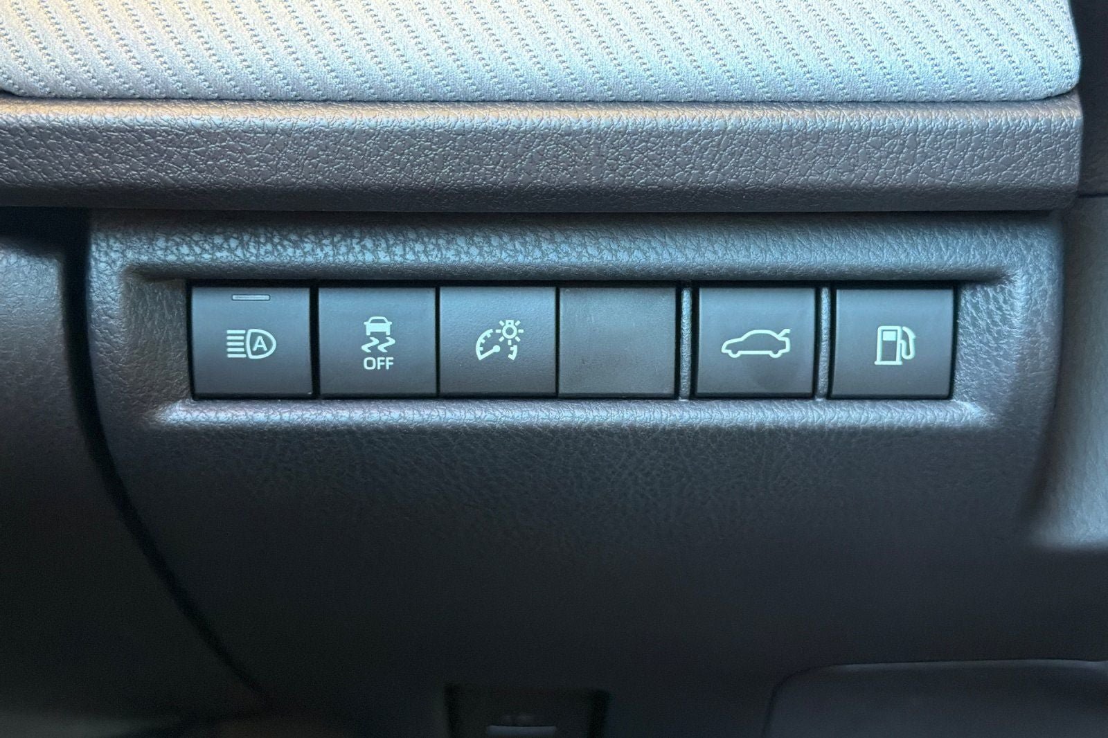 New 2026 Toyota Camry SE w/ Convenience Package FWD image 30