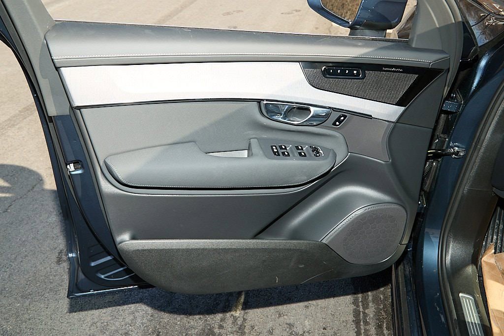 New 2026 Volvo XC90 B6 Ultra w/ Protection Package image 10