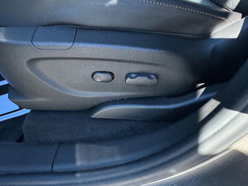 Certified 2022 Chevrolet Trax LT w/ Sport Edition image 15