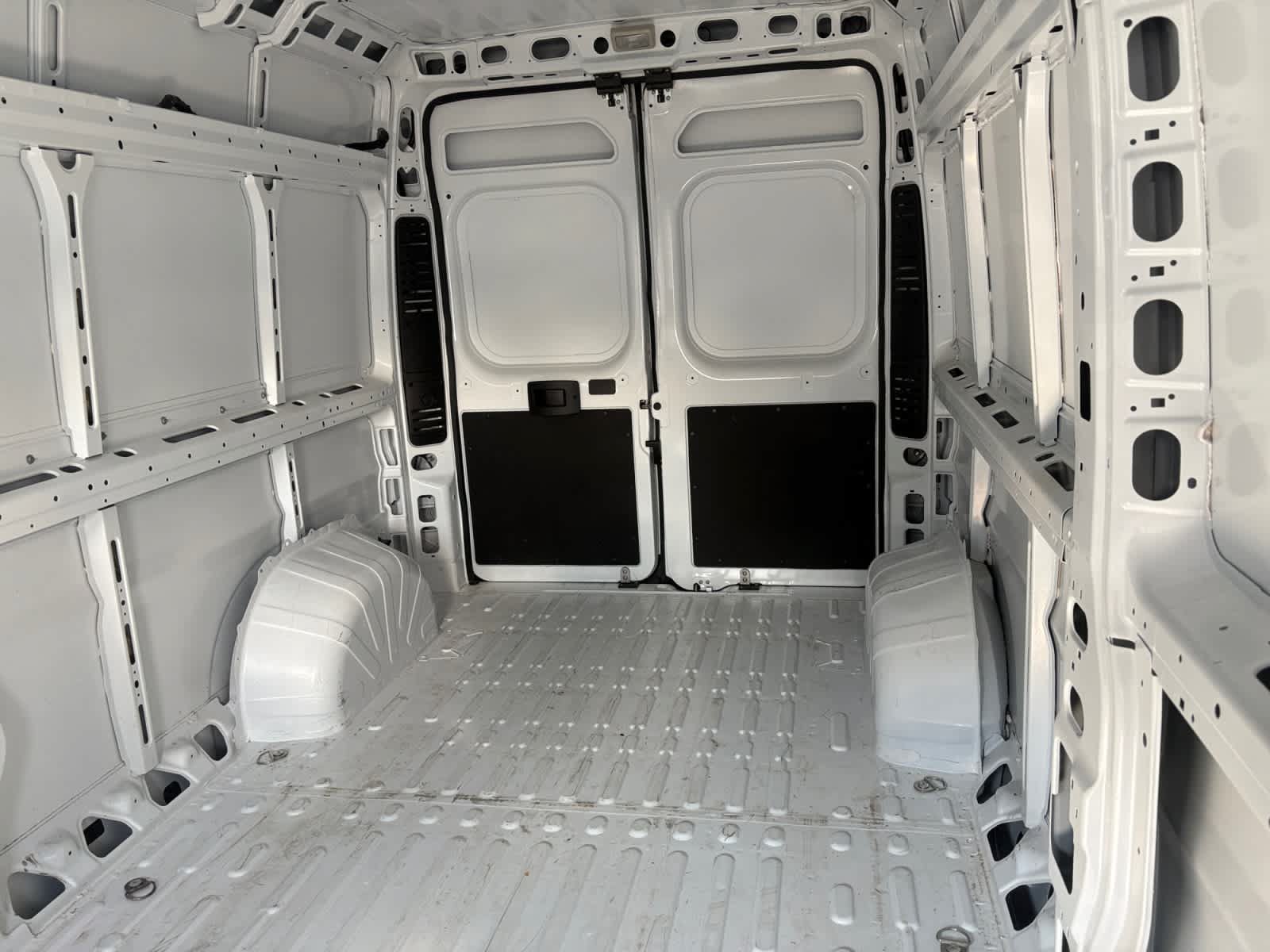 Used 2025 RAM ProMaster 2500 FWD image 18
