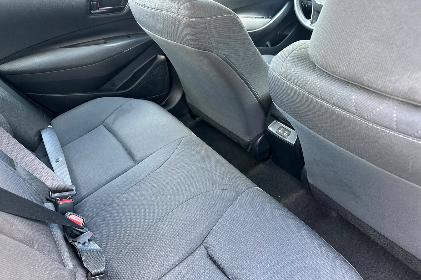 Used 2024 Toyota Corolla LE FWD image 17