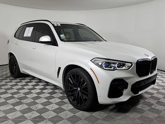 Used 2022 BMW X5 sDrive40i w/ M Sport Package RWD image 3