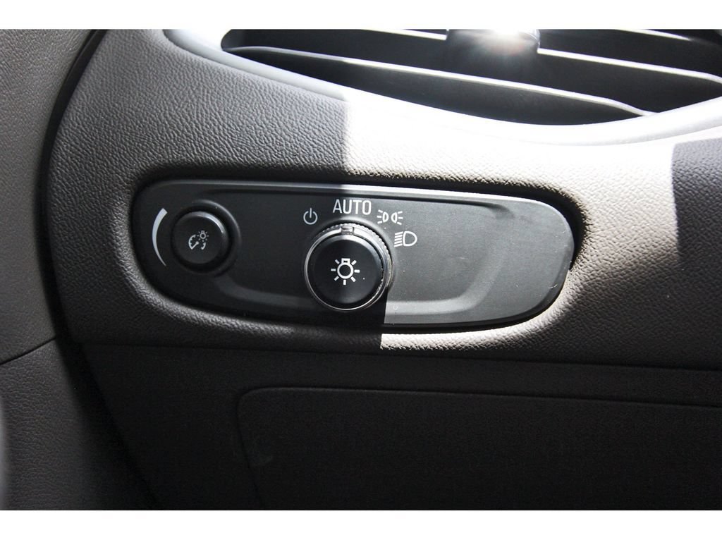 Used 2022 Chevrolet Malibu LS FWD image 19