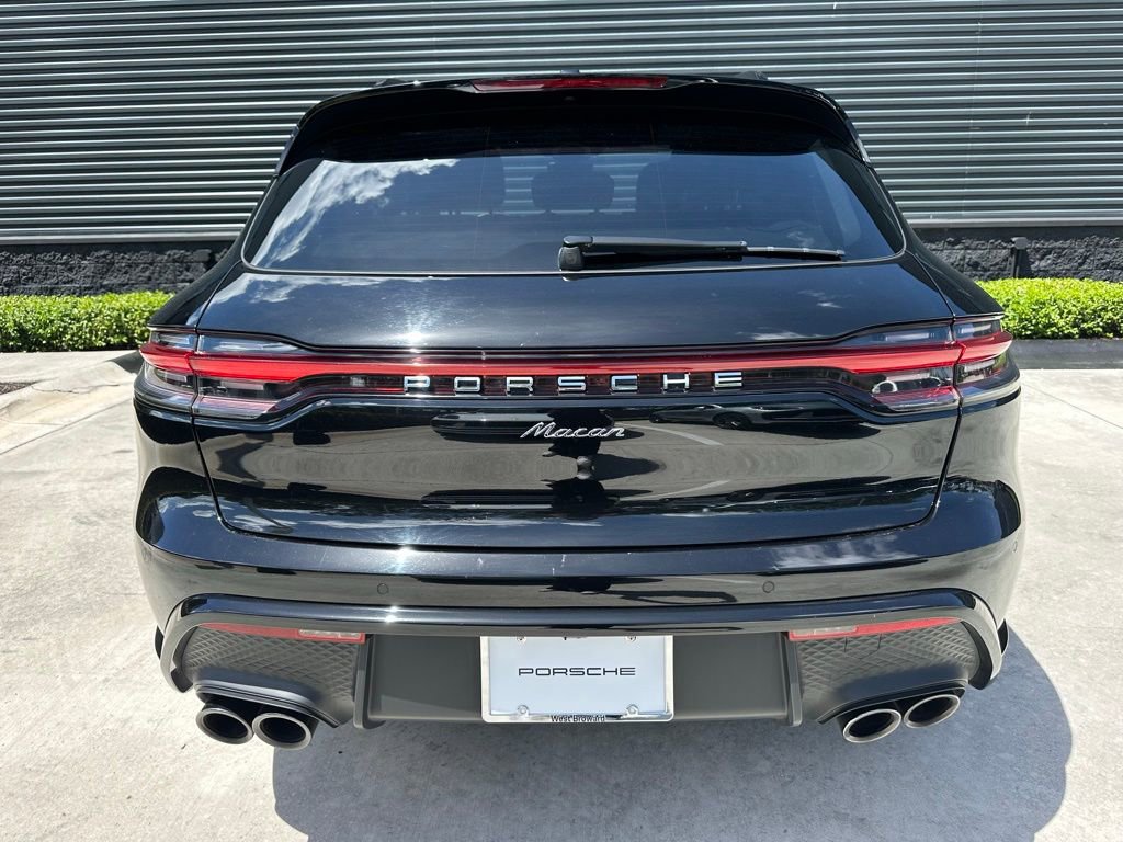 Certified 2023 Porsche Macan AWD/4WD image 12