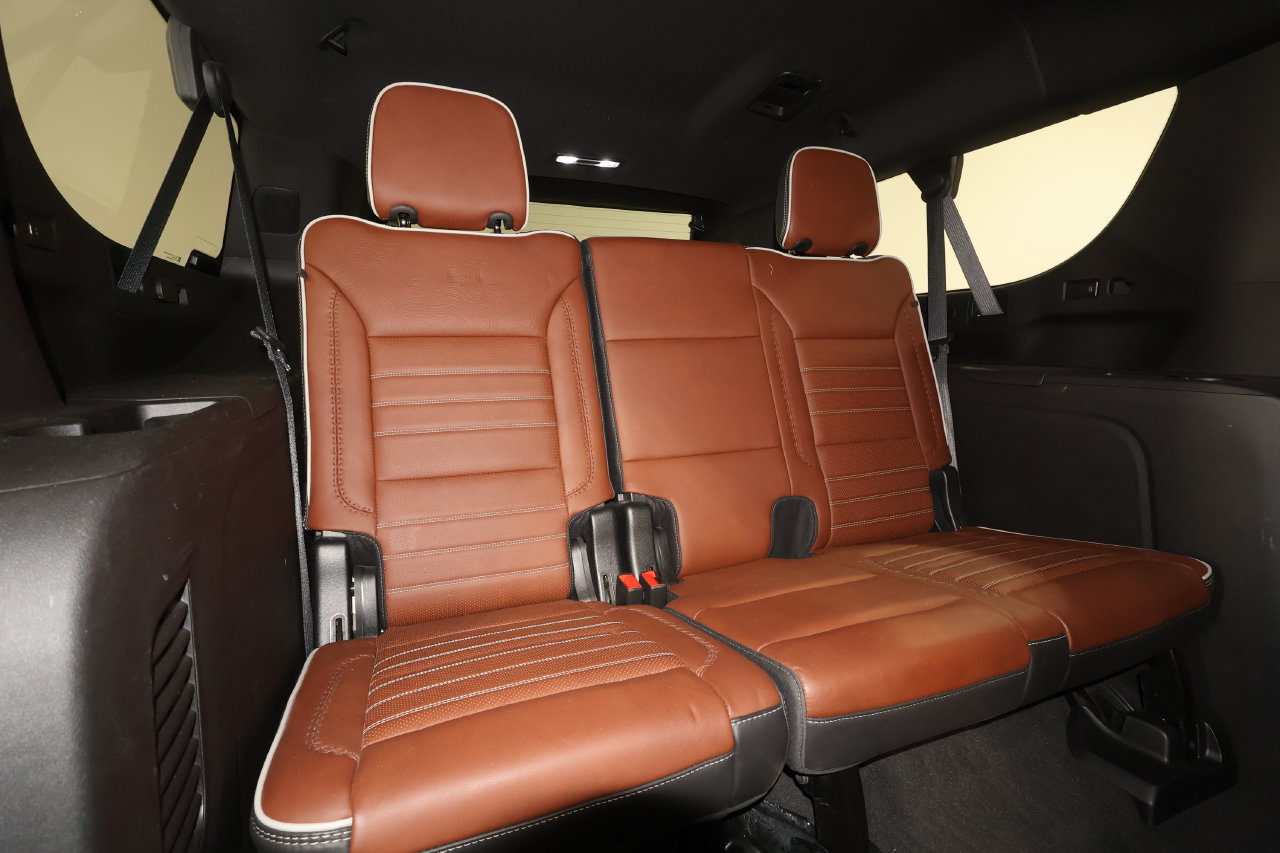 Used 2023 GMC Yukon XL Denali Ultimate AWD/4WD image 28