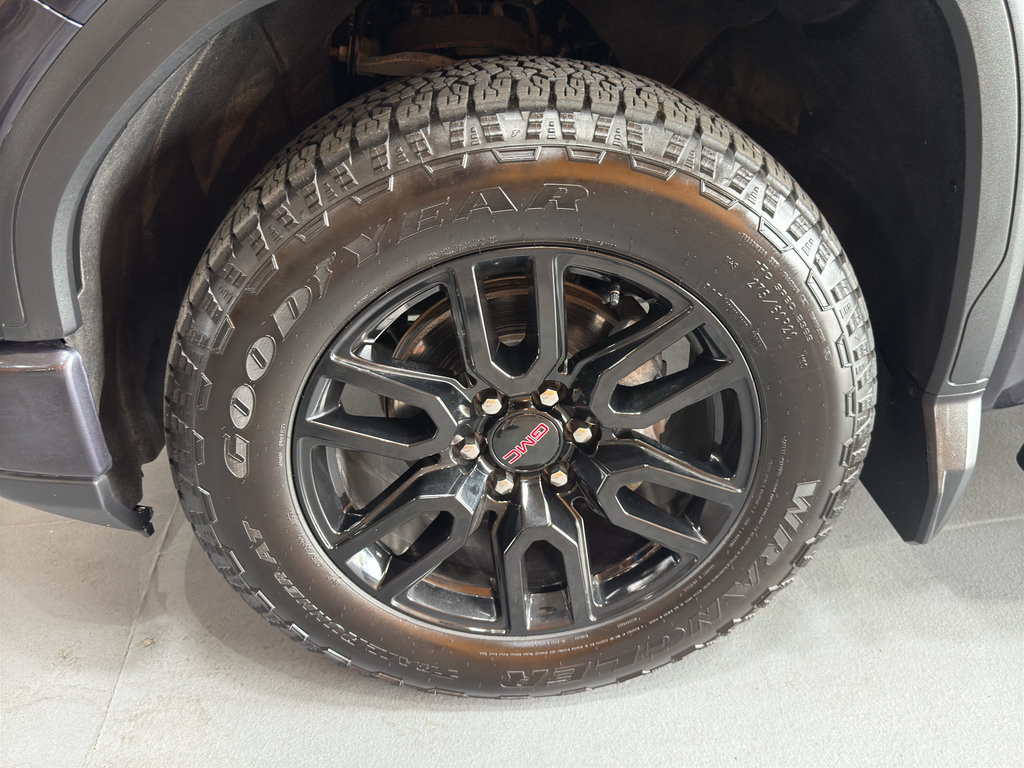 Used 2025 GMC Sierra 1500 Elevation w/ Preferred Package AWD/4WD image 9