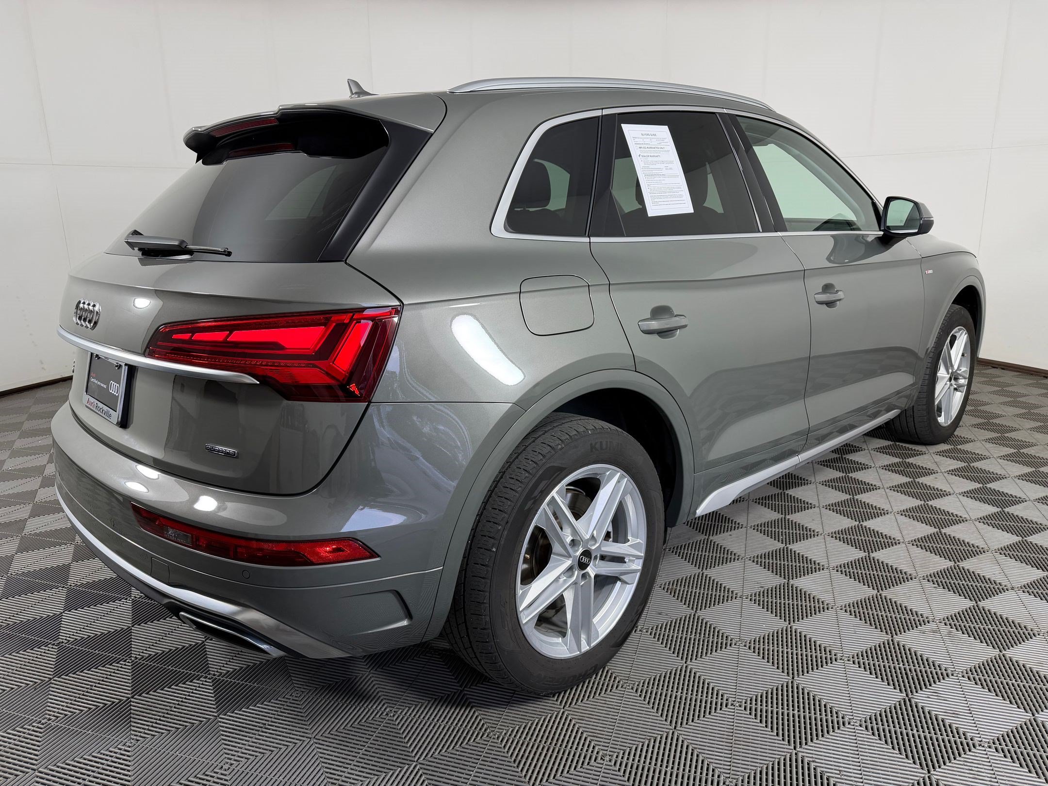 Used 2023 Audi Q5 e Premium Plus w/ Premium Plus Package AWD/4WD image 9