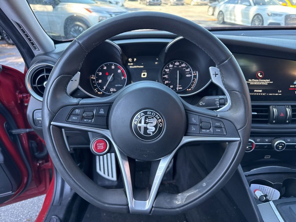 Used 2017 Alfa Romeo Giulia Ti w/ TI 19" Sport Package AWD/4WD image 17