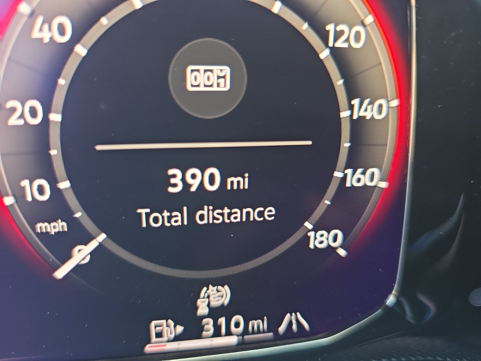 Certified 2025 Volkswagen Golf S FWD image 11