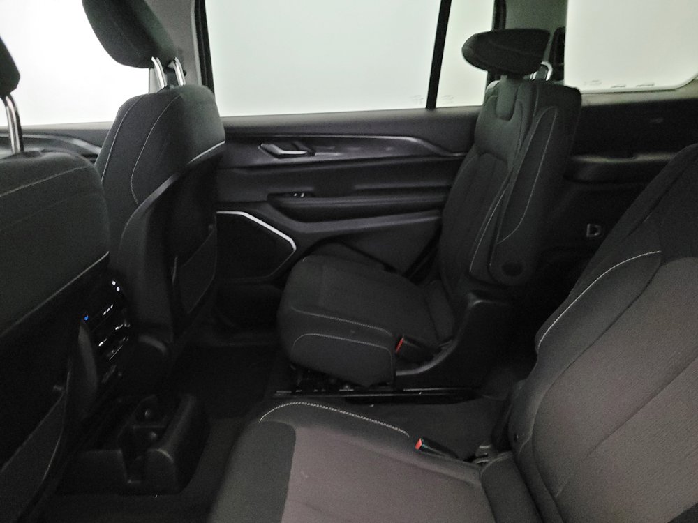 Used 2022 Jeep Grand Cherokee L Laredo w/ Luxury Tech Group I image 18