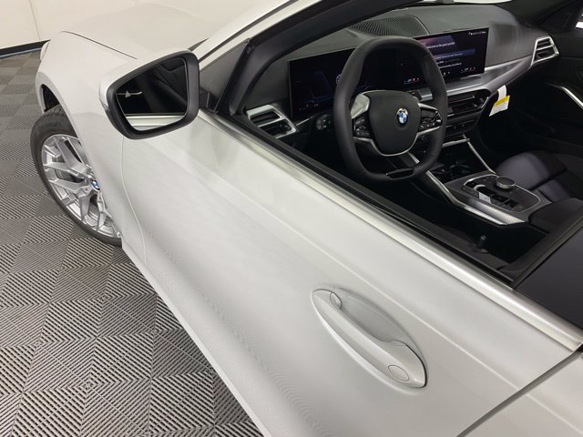 Certified 2025 BMW 330i xDrive Sedan w/ Convenience Package AWD/4WD image 40