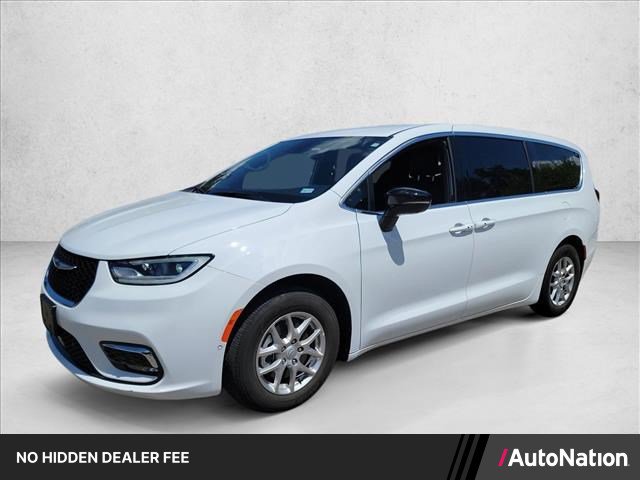 Used 2026 Chrysler Pacifica Select