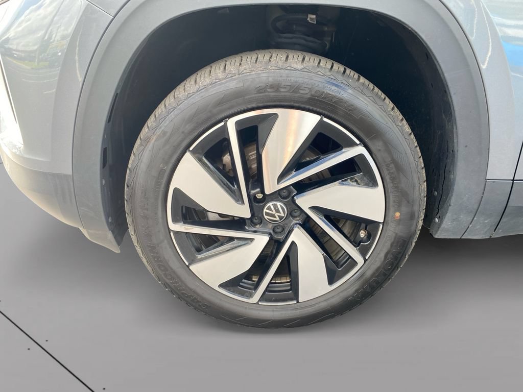 Used 2025 Volkswagen Atlas SE FWD image 28