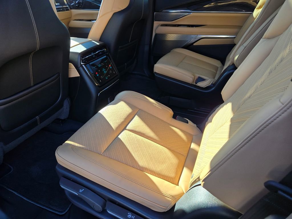 New 2025 Cadillac Escalade IQ Luxury 2 w/ LPO, Etrunk Organizer Package image 37