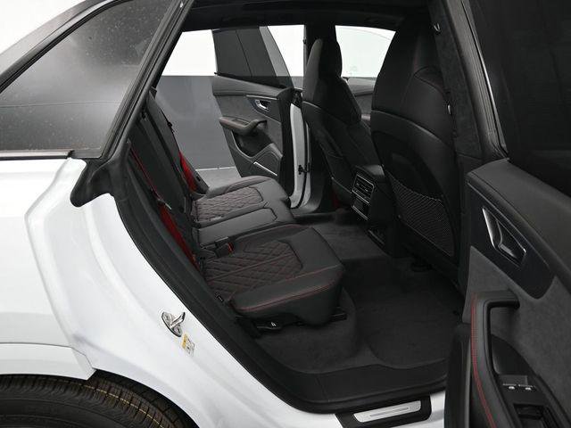 New 2026 Audi SQ8 Prestige image 13