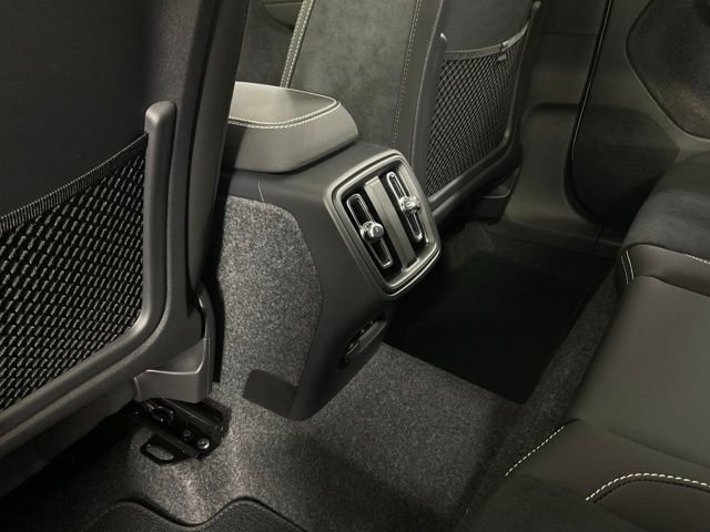 New 2026 Volvo XC40 B5 Ultra w/ Protection Package Premier image 18