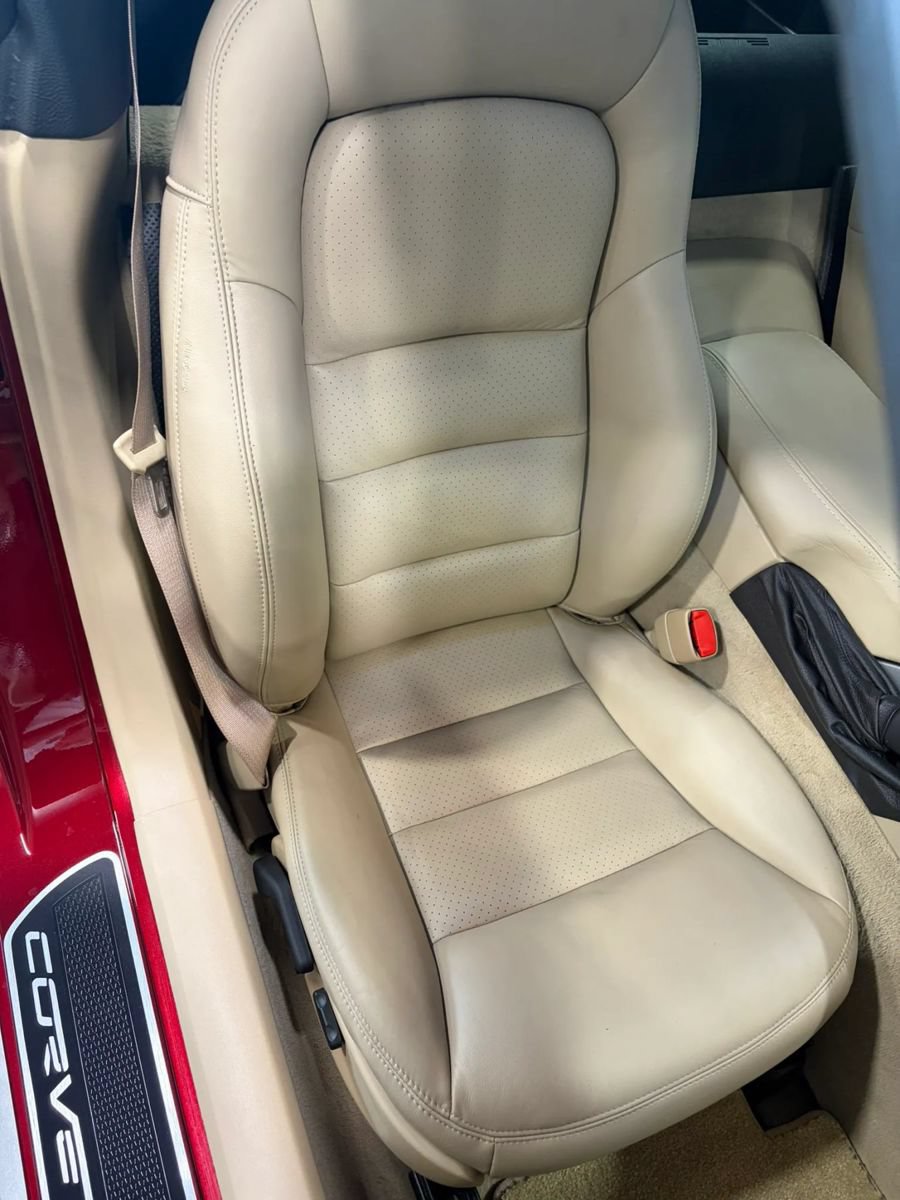 Used 2007 Chevrolet Corvette Coupe w/ Preferred Equipment Group RWD image 19