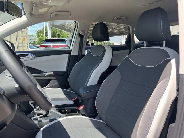 New 2026 Volkswagen Taos SE FWD image 12