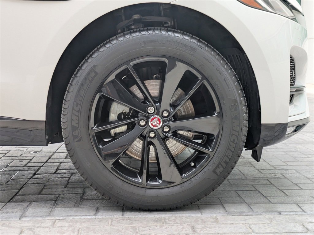 Used 2022 Jaguar F-PACE S image 11