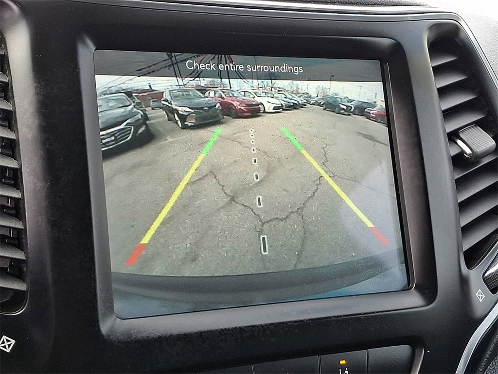 Used 2021 Jeep Cherokee Latitude Lux w/ Comfort/Convenience Group image 19