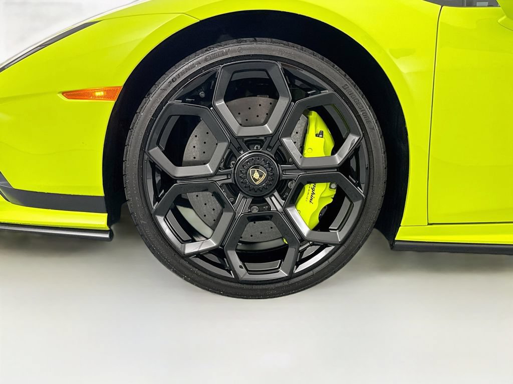 Used 2023 Lamborghini Huracan Tecnica RWD image 32