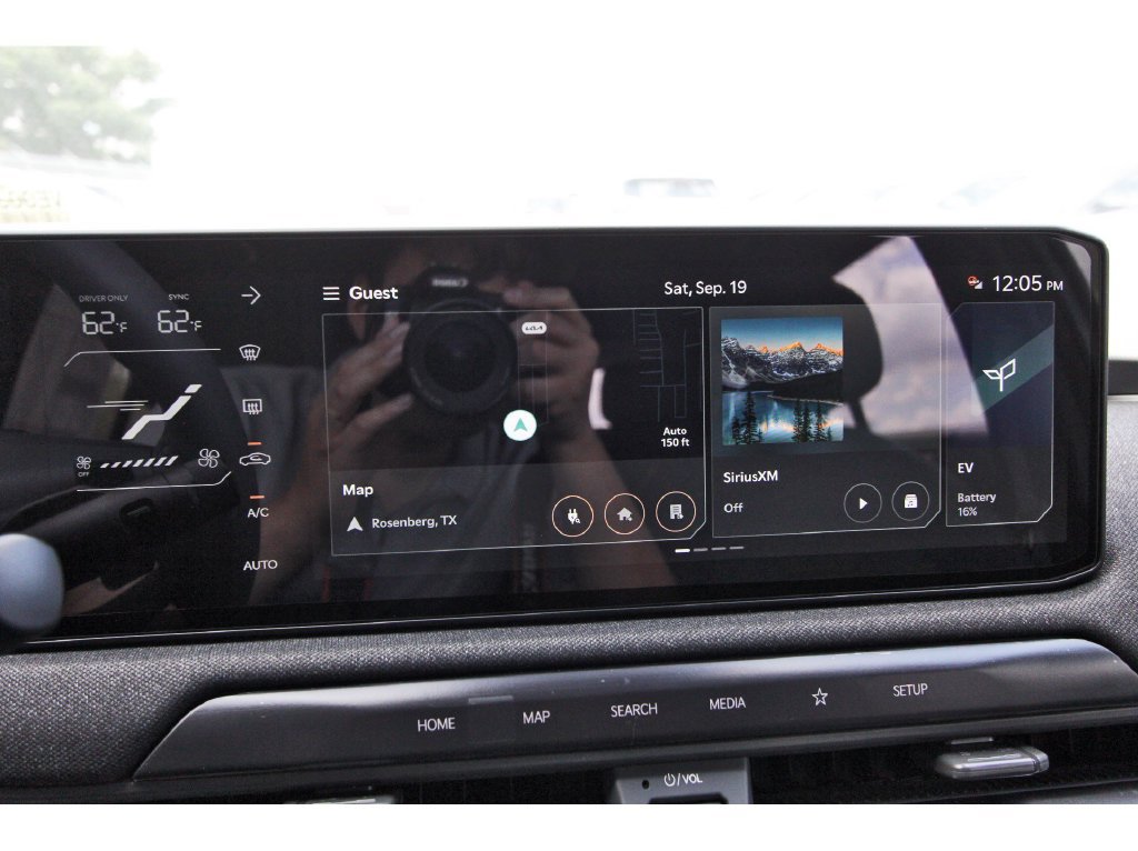 New 2027 Kia EV3 Wind FWD image 18