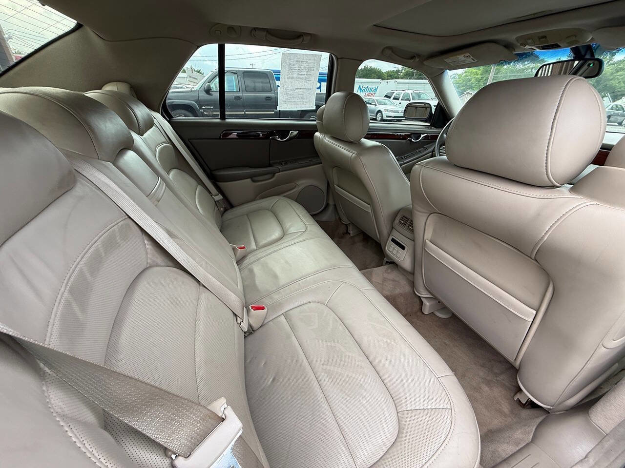 Used 2005 Cadillac De Ville DTS w/ Equipment Group FWD image 29