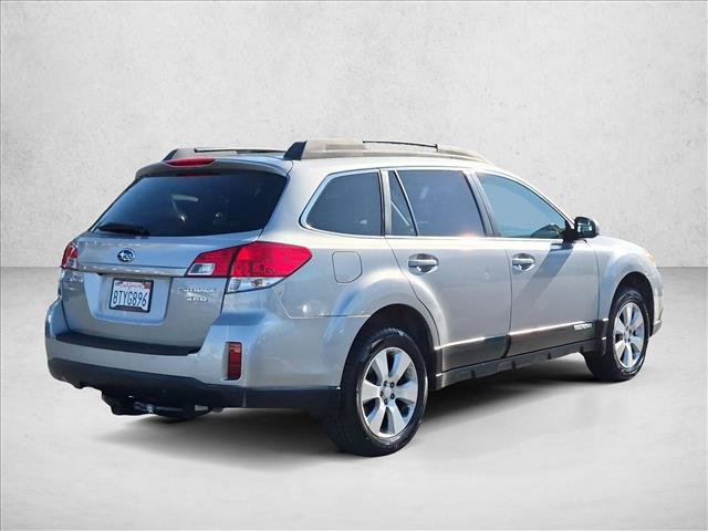 Used 2010 Subaru Outback 3.6R Limited AWD/4WD image 5