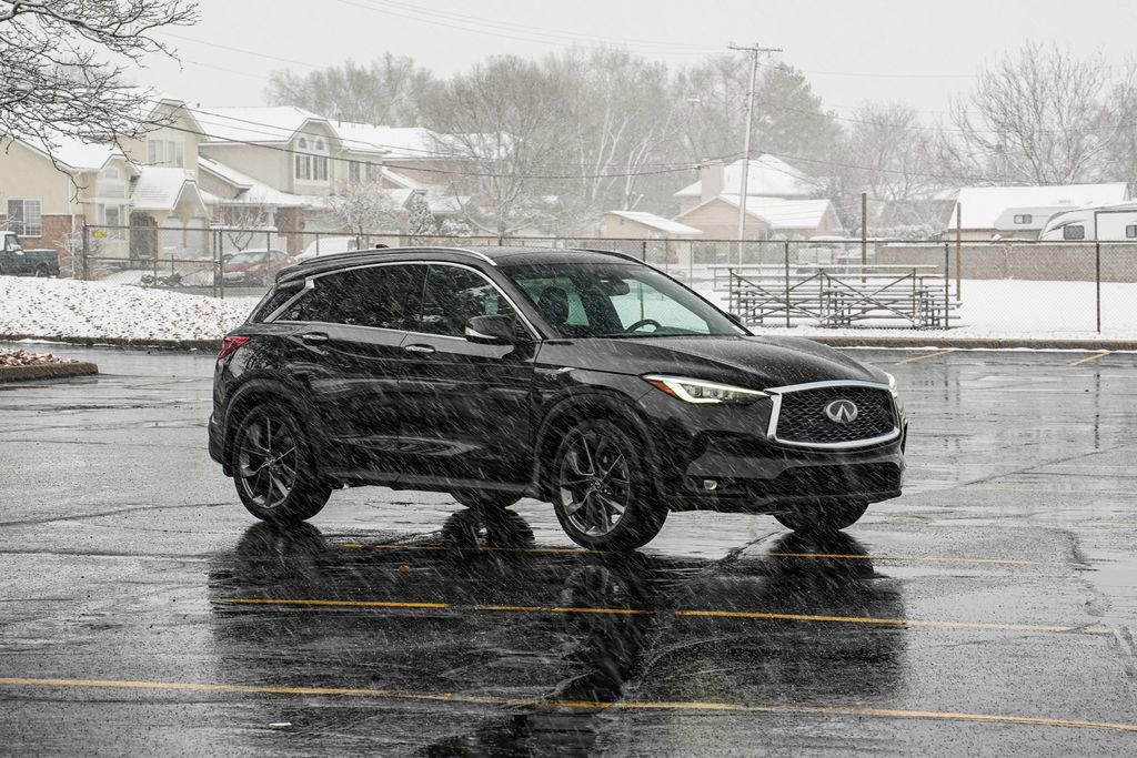 Used 2019 INFINITI QX50 Essential w/ Sensory Package image 3