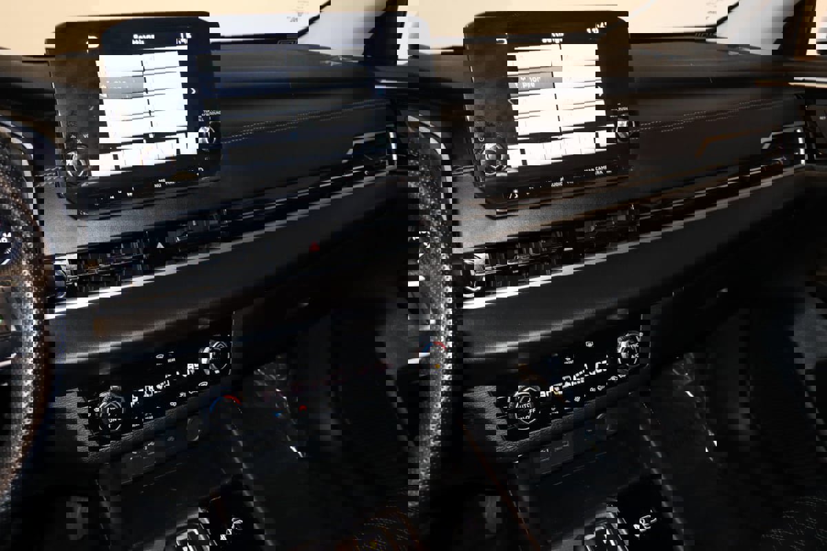 Used 2024 Mitsubishi Outlander 4WD Plug-In Hybrid image 51