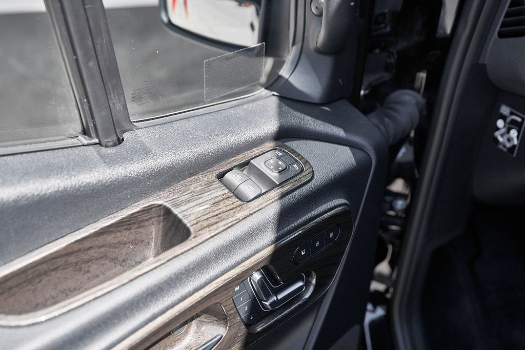 Used 2024 Mercedes-Benz Sprinter 3500 w/ Parking Package image 28