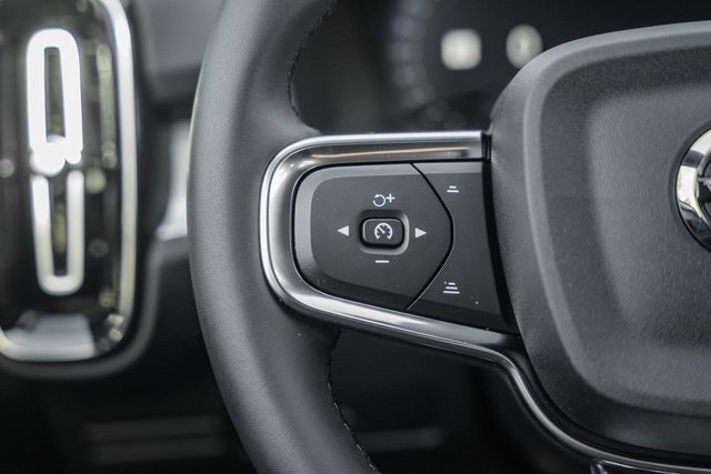 New 2026 Volvo XC40 B5 Ultra w/ Protection Package Premier image 30