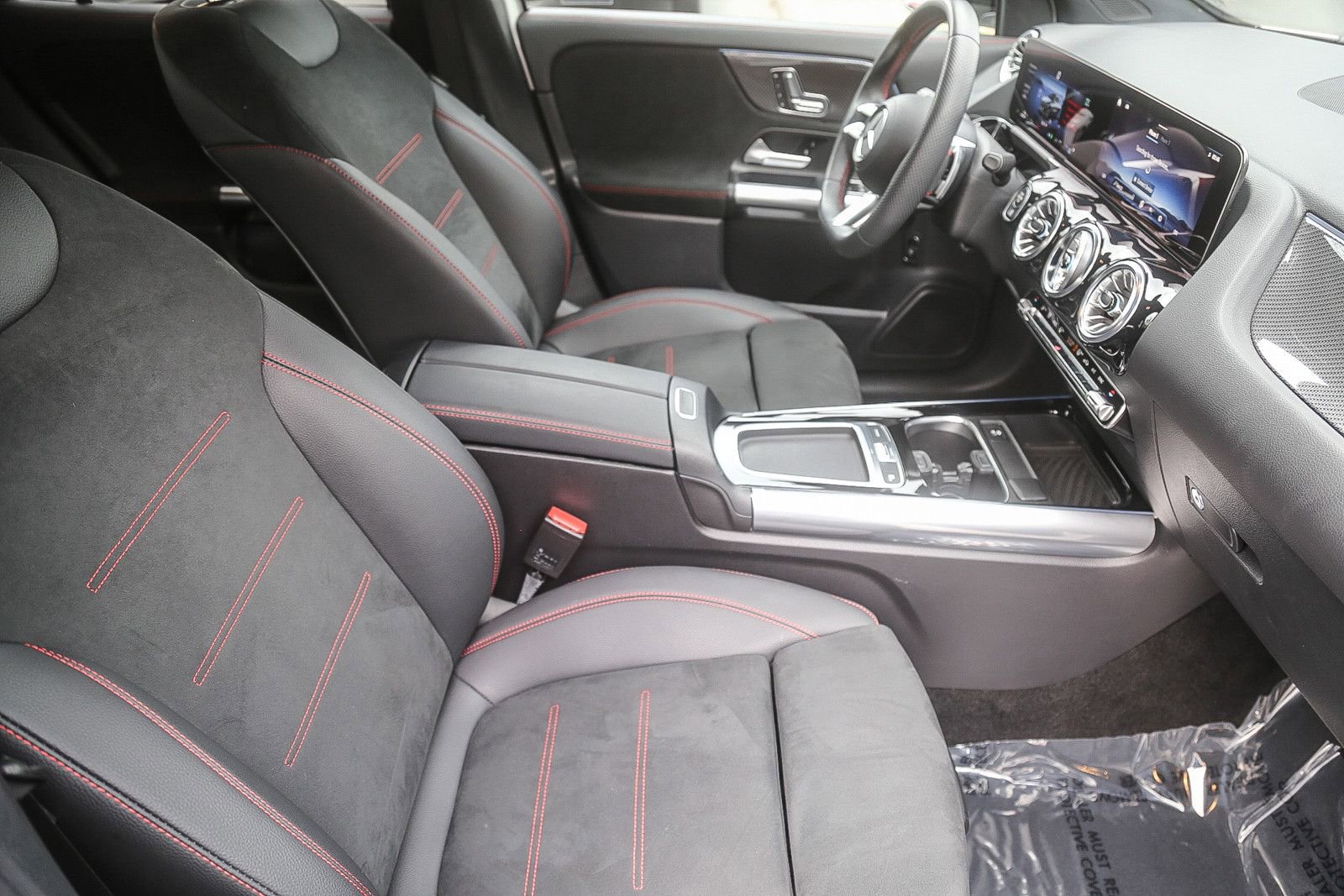 Certified 2025 Mercedes-Benz GLA 250 4MATIC image 15