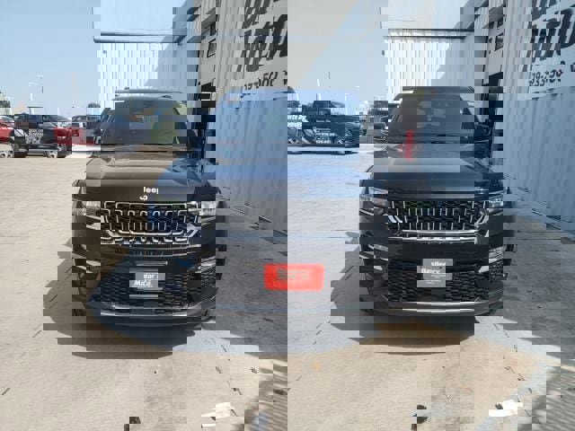 New 2025 Jeep Grand Cherokee Limited w/ Luxury Tech Group II image 8