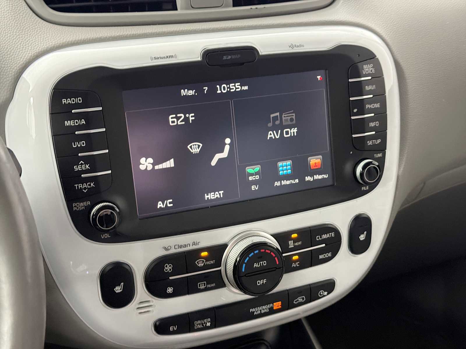 Used 2015 Kia Soul EV image 12